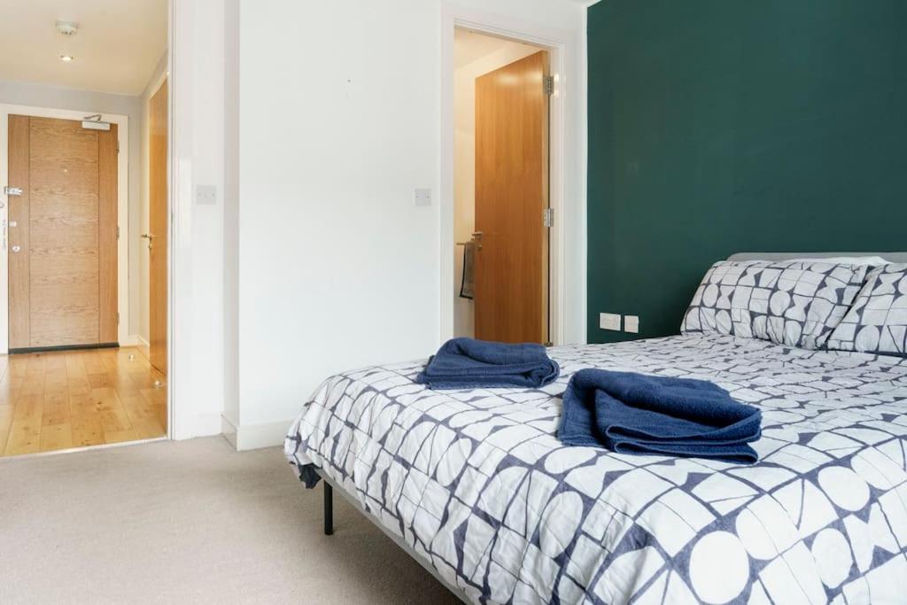 Stylish City Centre 2 Bedroom Apartment With Belfast Cityscape View Esterno foto