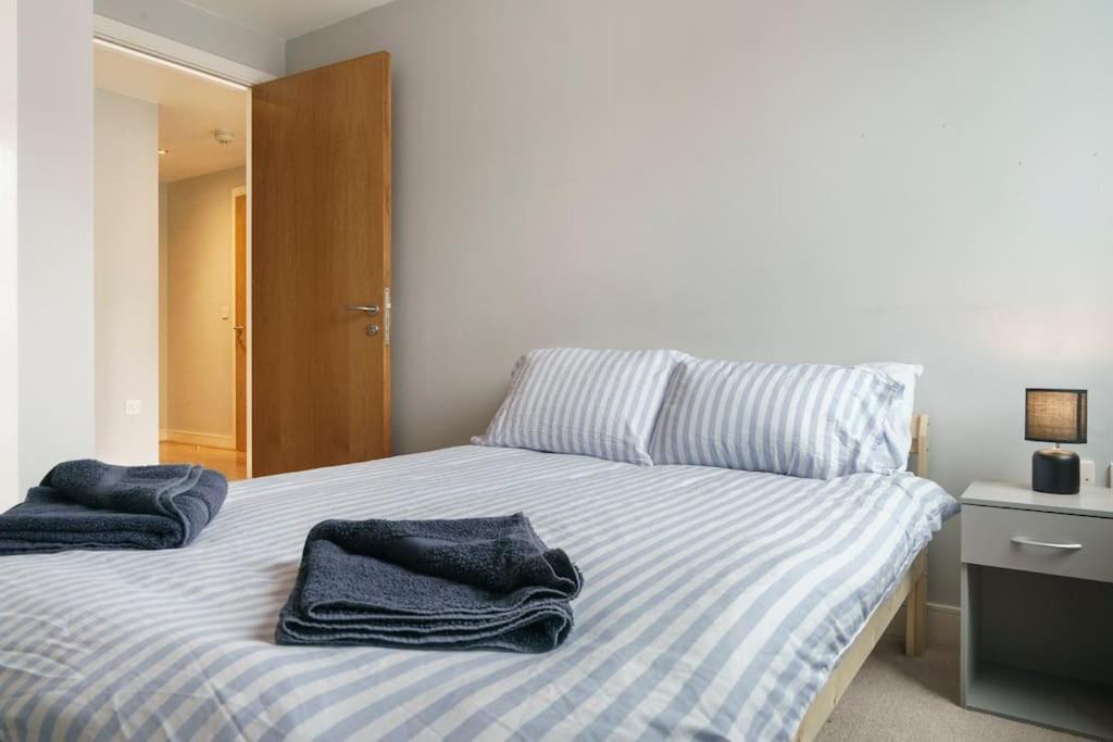 Stylish City Centre 2 Bedroom Apartment With Belfast Cityscape View Esterno foto