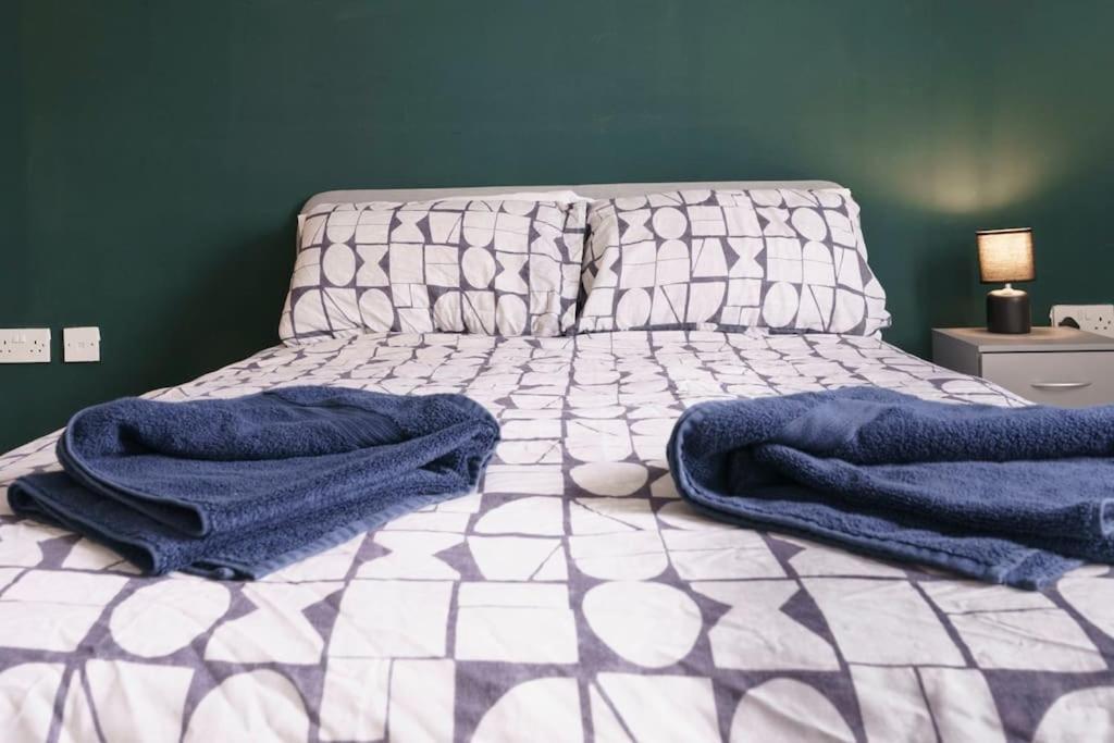 Stylish City Centre 2 Bedroom Apartment With Belfast Cityscape View Esterno foto