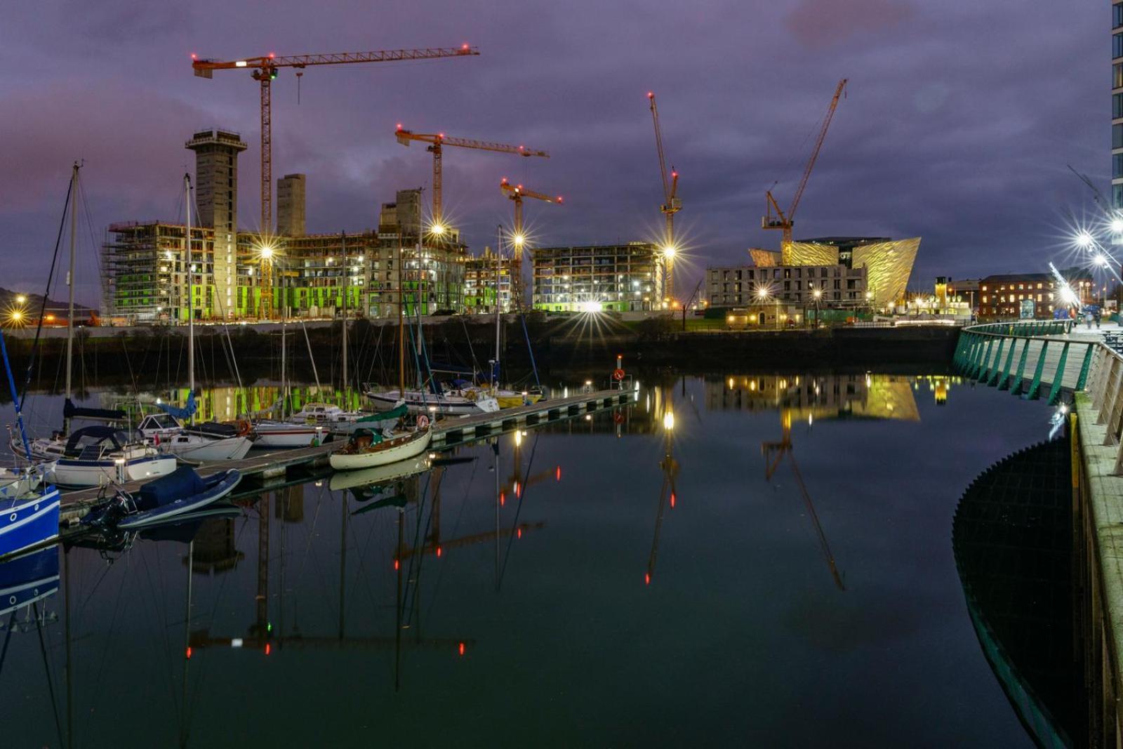 Stylish City Centre 2 Bedroom Apartment With Belfast Cityscape View Esterno foto